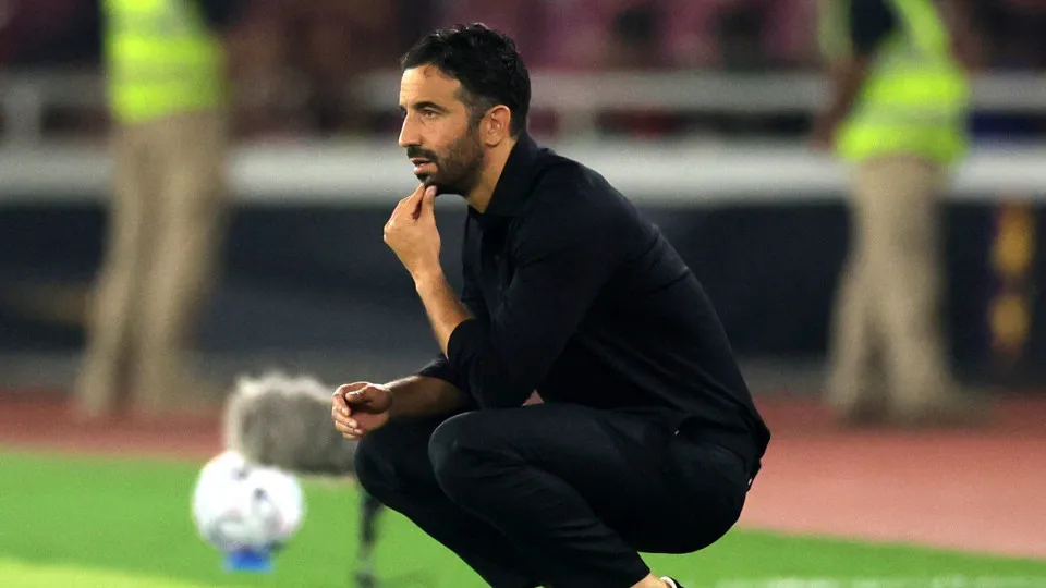 Se não tens dinheiro para 7 jogadores, não faz sentido contratar Amorim