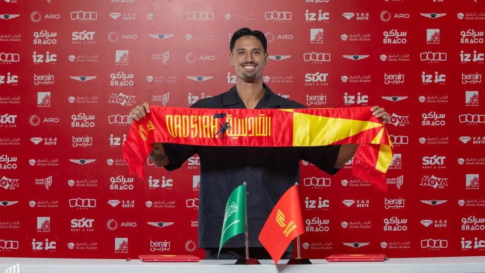Oficial: Tijjani Reijnders troca Manchester City pelo Al Qadsiah